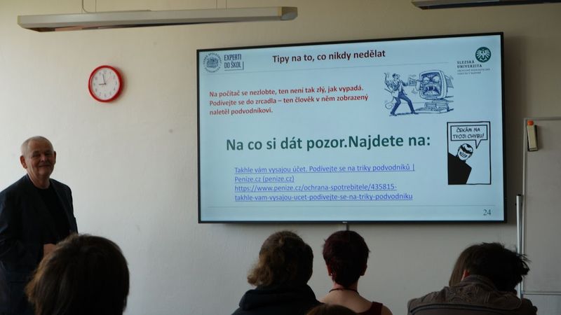 Experti do škol